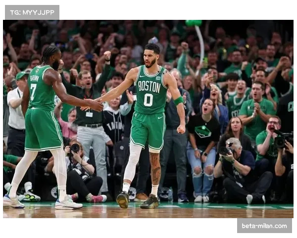 尼克斯布朗优化进攻体系 减少无谓单打增加掩护后快速传递